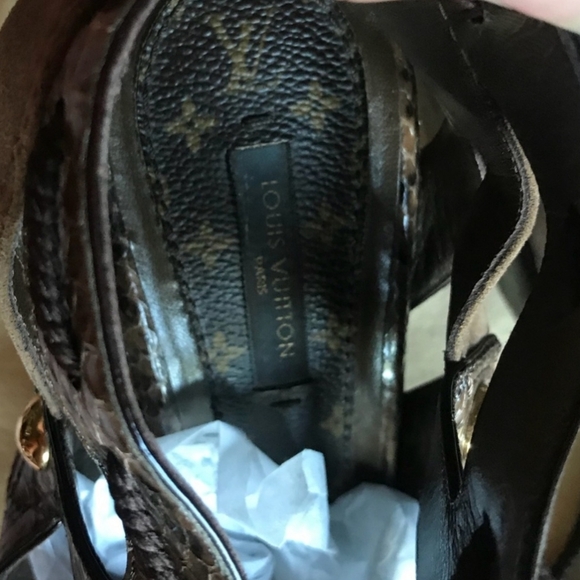 Louis Vuitton Suede/Snake Skin Lace up Heels - Picture 7 of 9